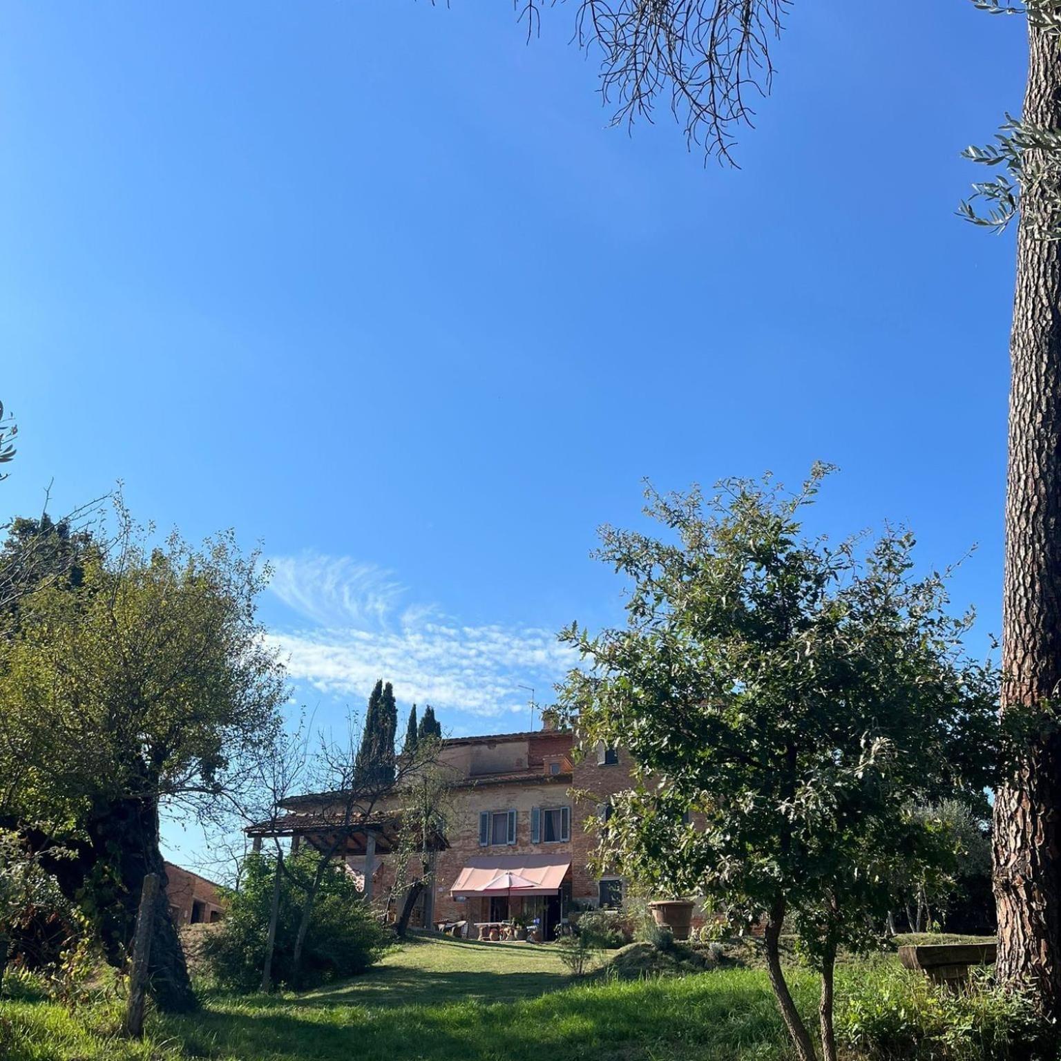Casa Ezio Marchi - Due Appartamenti E Una Family Suite Беттолле Екстер'єр фото