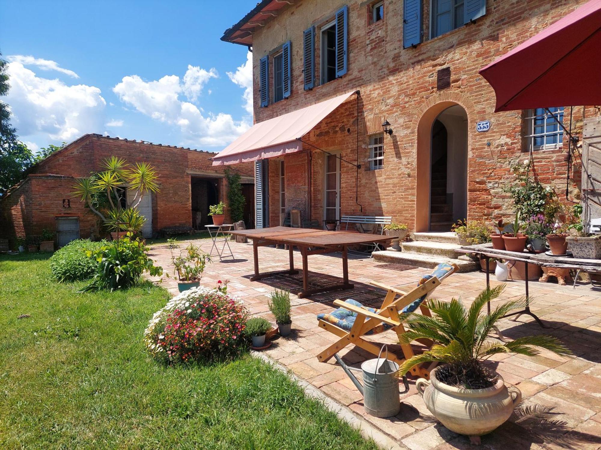 Casa Ezio Marchi - Due Appartamenti E Una Family Suite Беттолле Екстер'єр фото